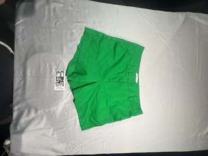Gibson & Latimer Women's Green Tailored Shorts Size 4